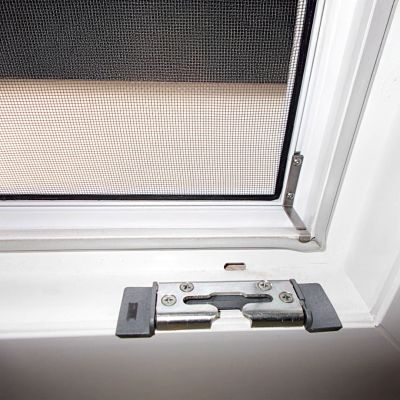 Detailbild Fliegengitterrahmen für Fenster mit Wassernase
